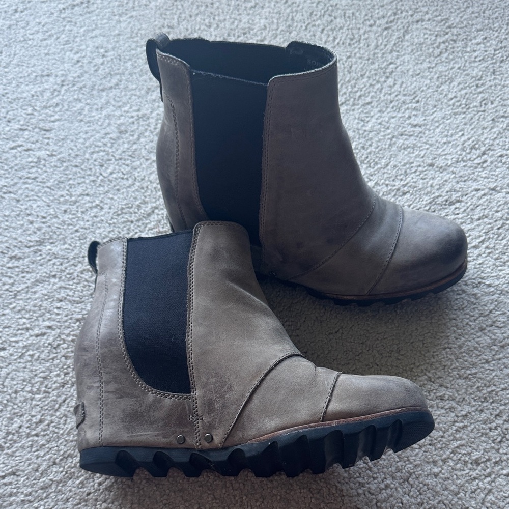 Sorel brown/grey with black trim Bootie